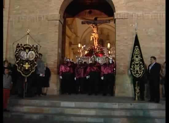 Vía Crucis al Calvario con la imagen del Cristo Crucificado.